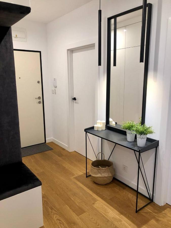 Apartaments Airport Okecie Premium Varşovia Exterior foto