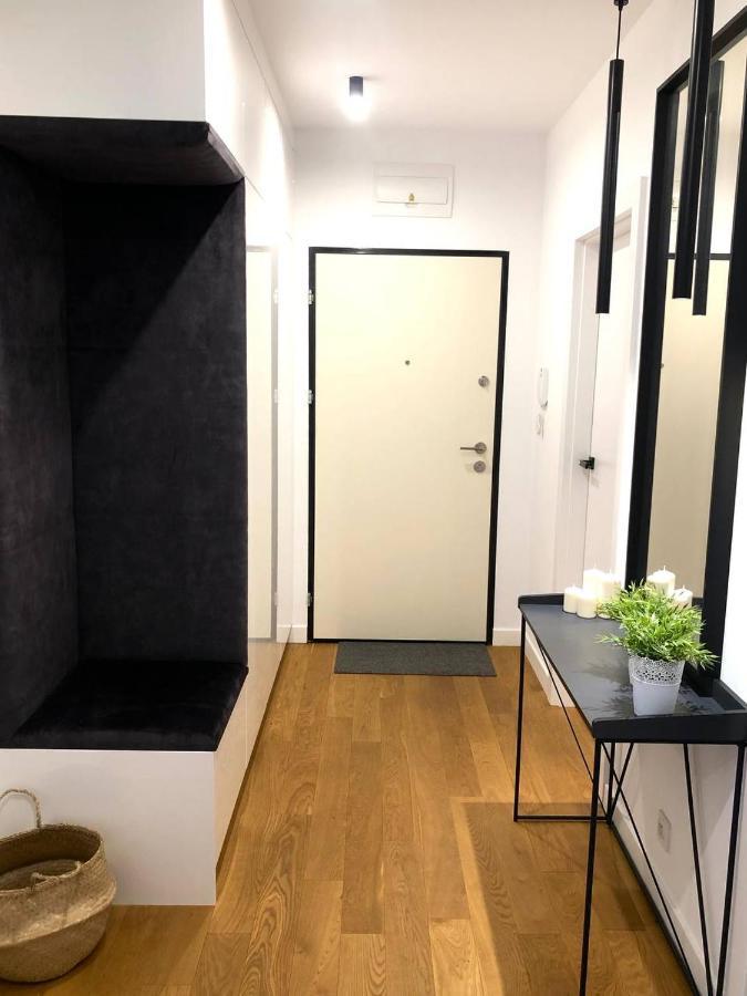 Apartaments Airport Okecie Premium Varşovia Exterior foto